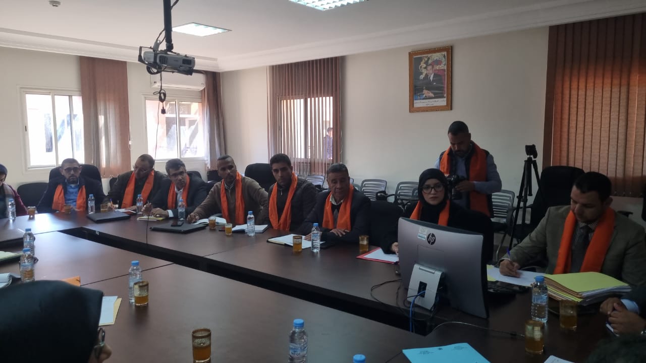 قلعة السراغنة : وكيل الملك يترأس إجتماعا تنسيقيا مع مختلف القطاعات والمؤسسات العمومية بالإقليم وذلك في إطار الحملة الوطنية 23 للعنف ضد النساء تحت شعار"معا لتكريس حق المرأة في حياة خالية من العنف الواقعي والرقمي" . 4 1000397320