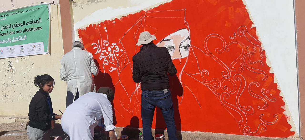 ملتقى "نوافذ 18" بسطات يخرج إلى الشارع العام برسائل فنية وطنية. 4 1000400847