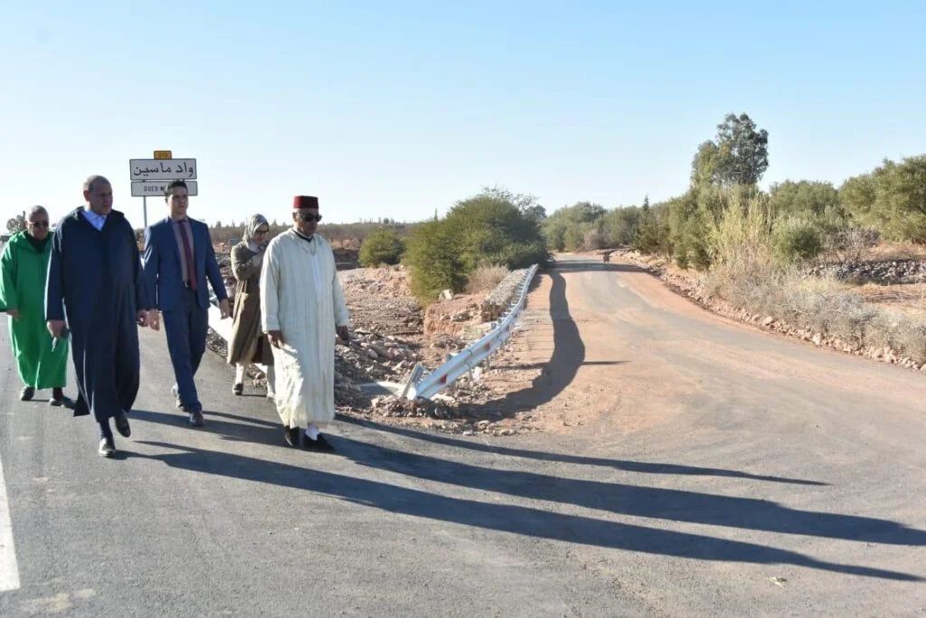 بالصور : عامل إقليم قلعة السراغنة يزور جماعة سيدي رحال لتثمين التراث الروحي وتتبع مشاريع البنية التحتية 4 1000401525