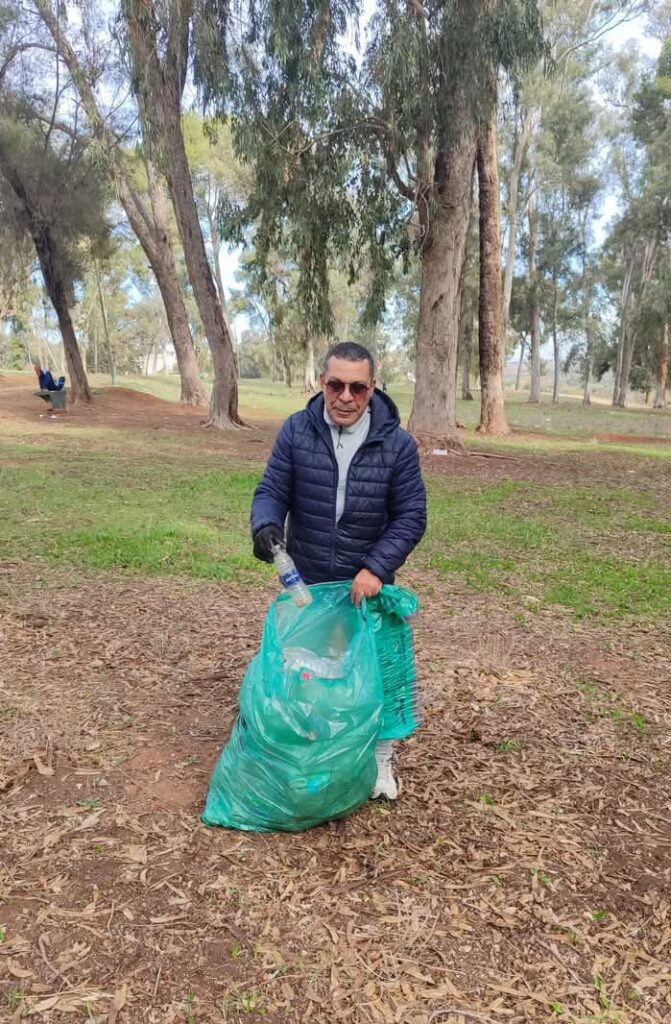 الخميسات..مجلس الشباب للبيئة والمواطنة يطلق أول حملة لتنظيف غابة المقاومة احتفالاً باليوم العالمي للتطوع 9 1000401959