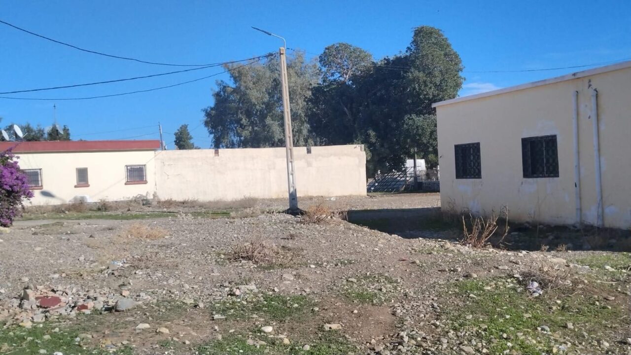 آل السلاسي ترامي سافر على الملك العام والمجتمع المدني يطالب السلطات الوصية بالتدخل 7 1000402955