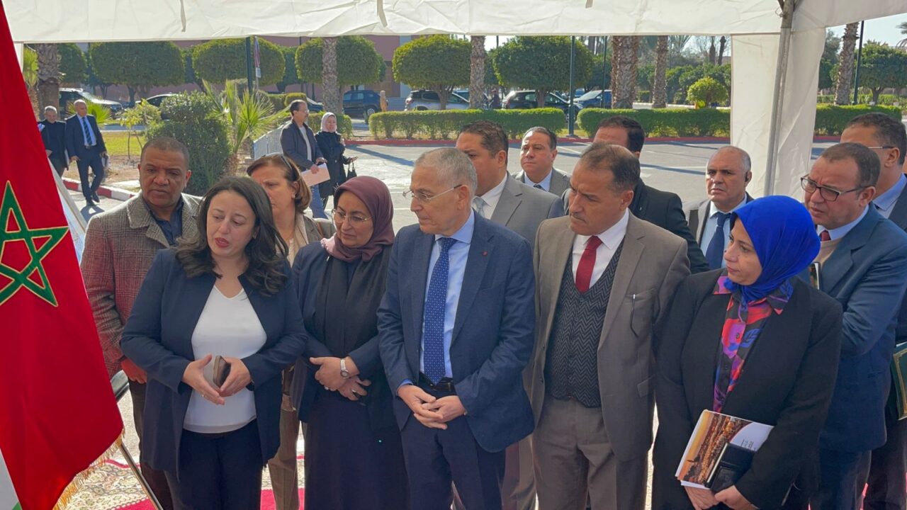 بالصور : رئيس جماعة تاسلطانت عبد القادر لحباب يتسلّم حافلتين للنقل المدرسي بعد ترافع مستمر من أجل دعم تمدرس أبناء الجماعة 5 1000403695