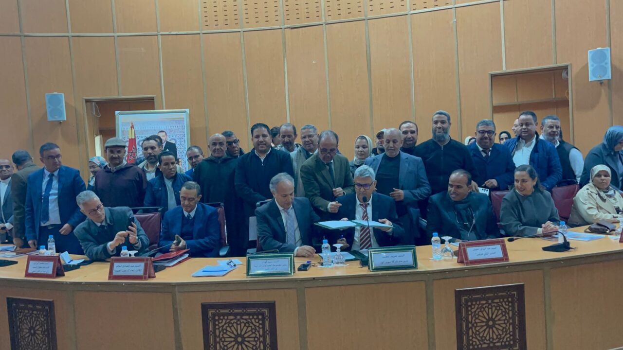 بالصور : برئاسة سمير كودار.. مجموعة “مراكش للنقل” تعلن موعد انطلاق الحافلات الجديدة المزوّدة بالتكييف والإنترنت 2 1000403752