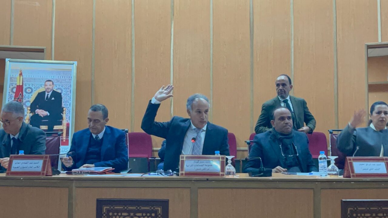 بالصور : برئاسة سمير كودار.. مجموعة “مراكش للنقل” تعلن موعد انطلاق الحافلات الجديدة المزوّدة بالتكييف والإنترنت 8 1000403758