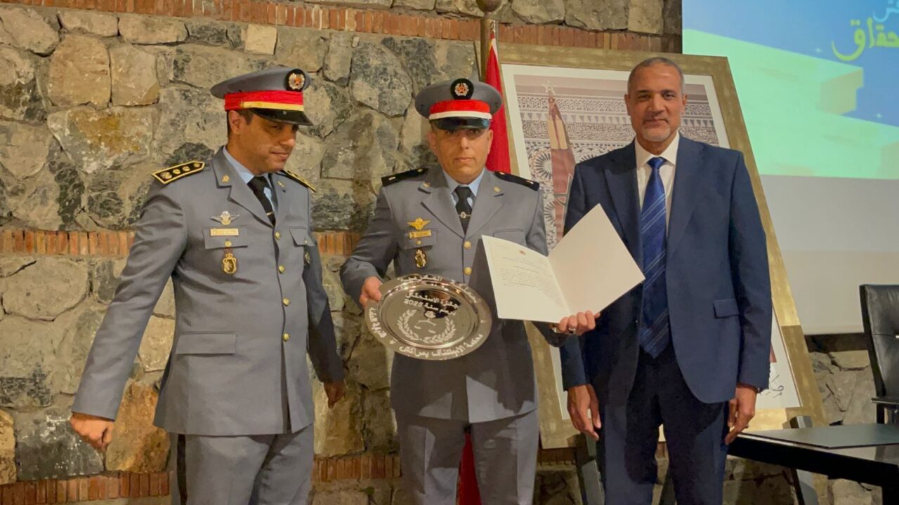 بالصور : رحال المفتي، قائد مركز الدرك الملكي بأولاد حسون، يُتوَّج أفضل مساعد أول على مستوى محكمة الاستئناف بمراكش لسنة 2025 2 1000404150