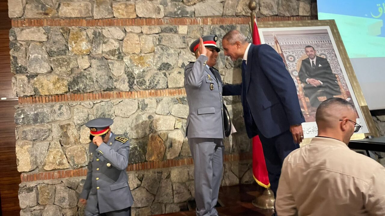 بالصور : رحال المفتي، قائد مركز الدرك الملكي بأولاد حسون، يُتوَّج أفضل مساعد أول على مستوى محكمة الاستئناف بمراكش لسنة 2025 3 1000404155