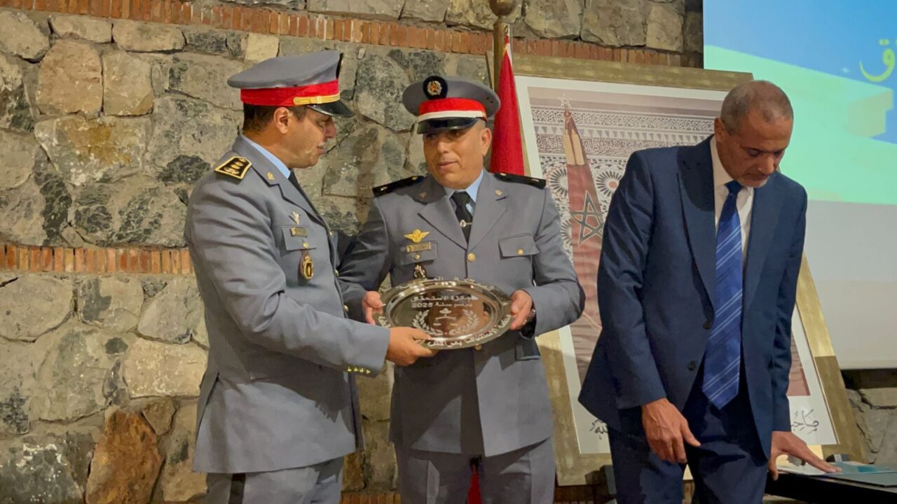 بالصور : رحال المفتي، قائد مركز الدرك الملكي بأولاد حسون، يُتوَّج أفضل مساعد أول على مستوى محكمة الاستئناف بمراكش لسنة 2025 6 1000404158