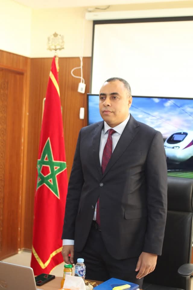 وكيل الملك بالمحكمة الابتدائية بالسمارة الأستاذ عادل جلال منصور يترأس اجتماعًا تأطيريًا حول مستجدات قانون المسطرة الجنائية 2 1000404164