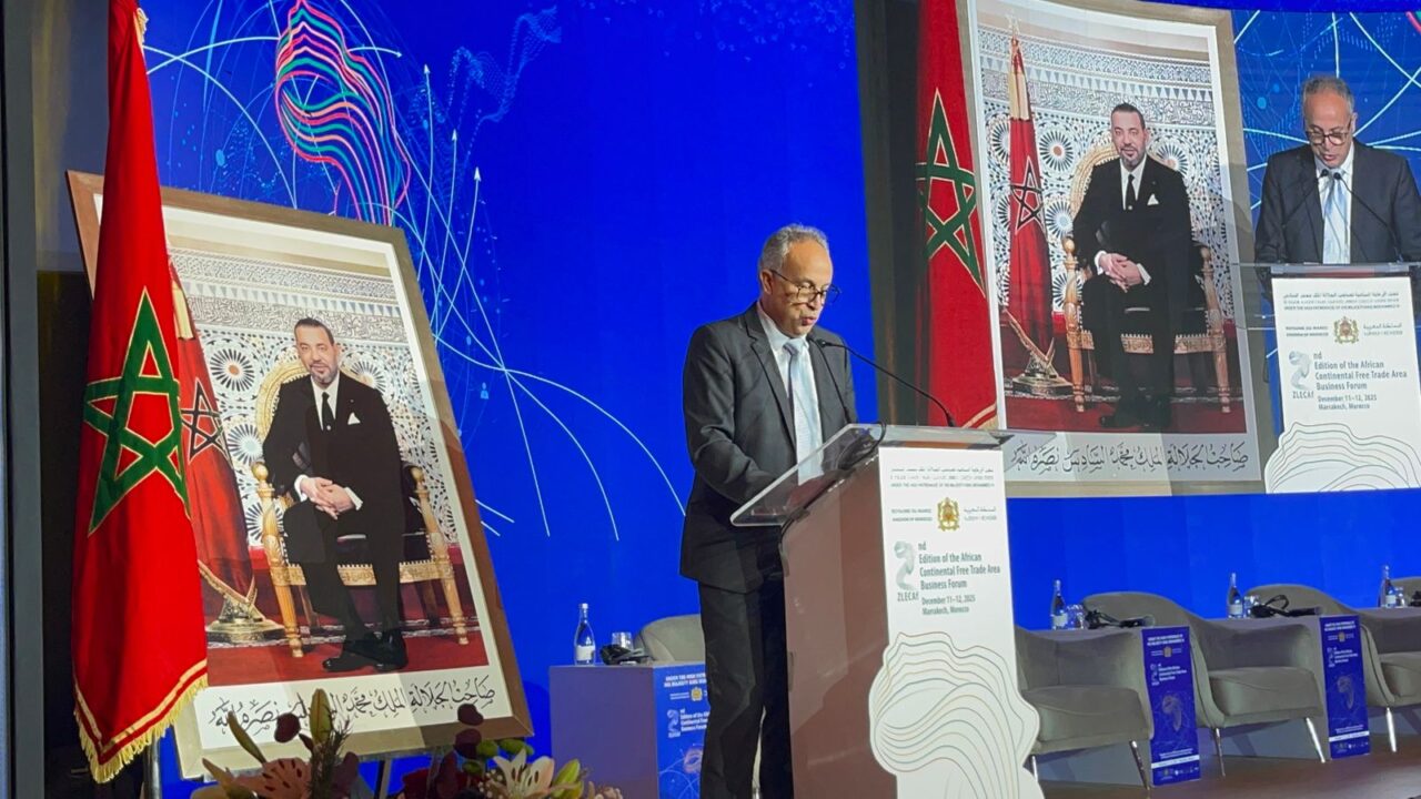 بالصور : سمير كودار رئيس جهة مراكش اسفي يوقع اتفاقية التبادل الحر الإفريقية رافعة استراتيجية لبناء فضاء اقتصادي موحد 3 1000405550