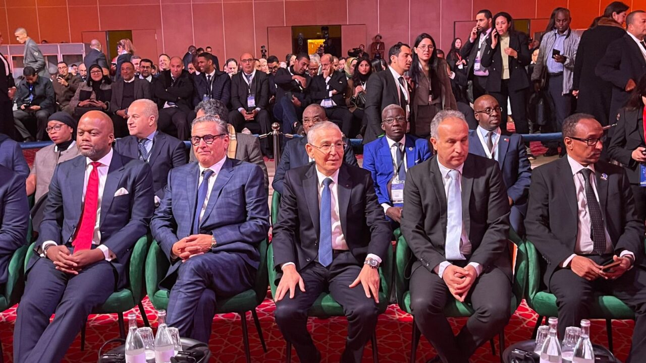 بالصور : سمير كودار رئيس جهة مراكش اسفي يوقع اتفاقية التبادل الحر الإفريقية رافعة استراتيجية لبناء فضاء اقتصادي موحد 5 1000405552