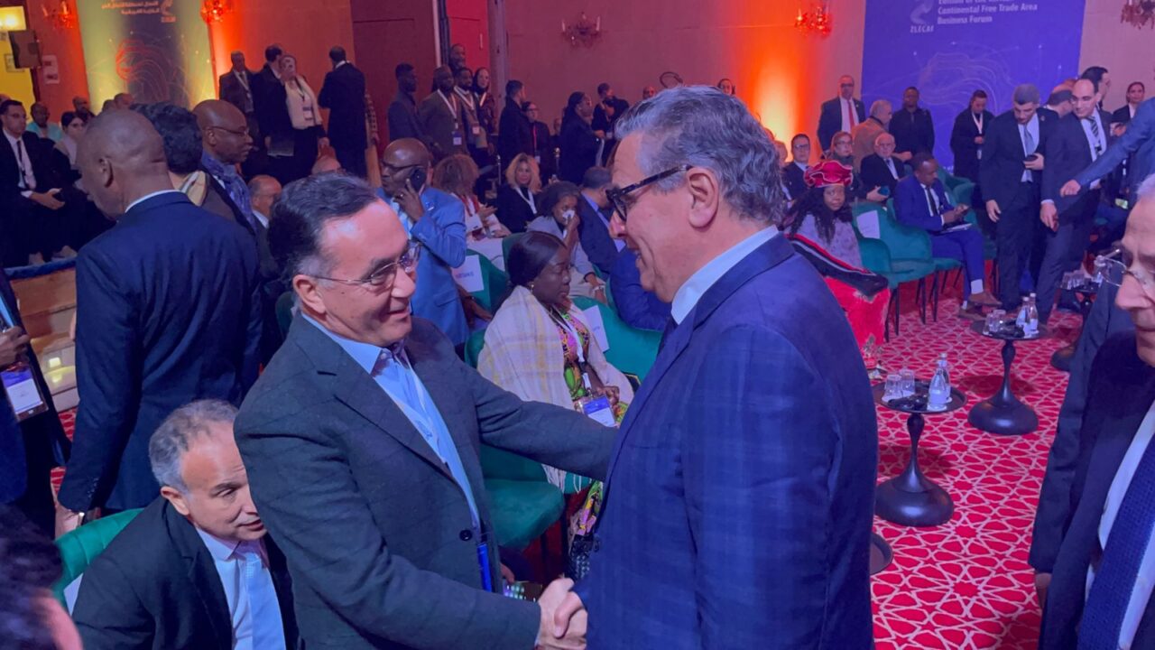 بالصور : كمال بن خالد رئيس غرفة التجارة والصناعة والخدمات لجهة مراكش اسفي يحضر النسخة الثانية لملتقى الأعمال الإفريقي ويؤكد دعمه للصناعة والتجارة بجهة مراكش-آسفي 4 1000405589