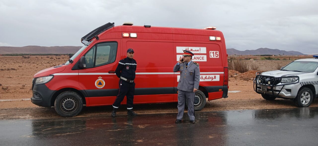 كلميم : انقلاب حافلة للمسافرين بالطريق الجهوية 121 الرابطة بين بين كلميم و بويرزكارن عبر جماعة تكانت 10 1000405905