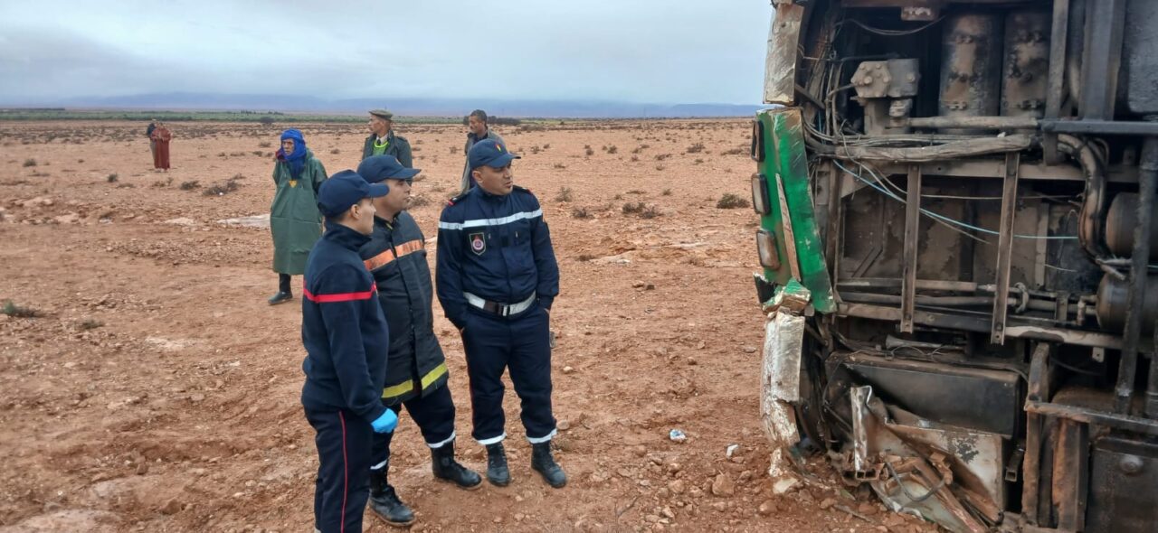 كلميم : انقلاب حافلة للمسافرين بالطريق الجهوية 121 الرابطة بين بين كلميم و بويرزكارن عبر جماعة تكانت 7 1000405908