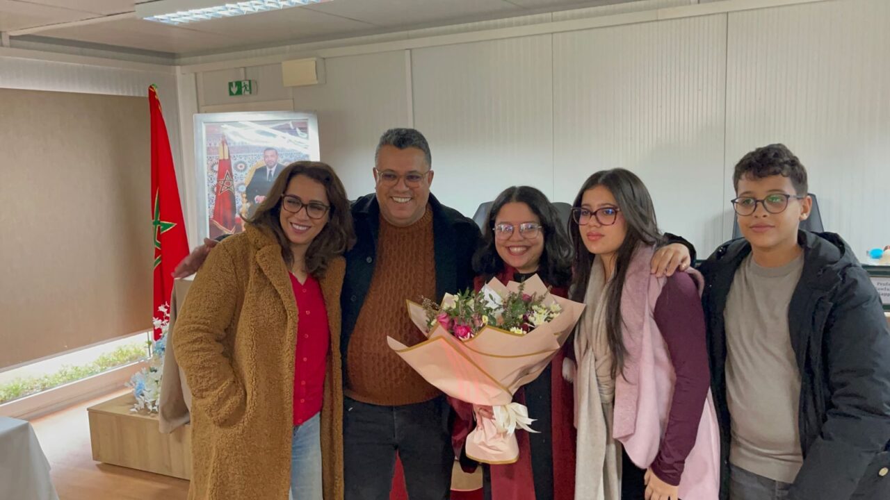 بالصور: المدرسة الوطنية للتجارة والتسيير بمراكش تحتضن مناقشة أطروحة دكتوراه حول الابتكار المفتوح في قطاع السيارات بالمغرب 2 1000406414