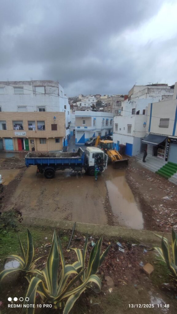 أمطار غزيرة بتطوان و عمالة المضيق الفنيدق تسببت في خسائر مادية وتعطيل نسبي لحركة السير و الجولان بالمداخل.. 9 1000406432