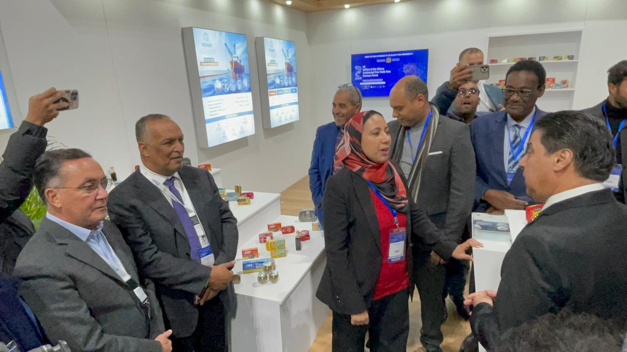بالصور: حبت شيبتة محمد، رئيس غرفة التجارة والصناعة والخدمات لجهة الداخلة–وادي الذهب، يحضر بمراكش النسخة الثانية لملتقى الأعمال الإفريقي ويؤكد دعمه للصناعة والتجارة بالجهة 5 1000406757
