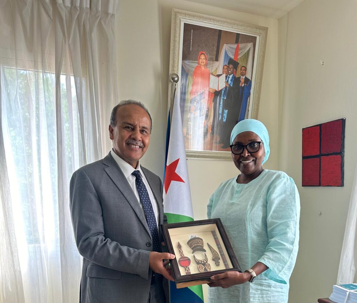 جامعة الحسن الأول – سطات ضيف شرف، في حفل رسمي برئاسة فخامة رئيس جمهورية جيبوتي. 5 1000406907