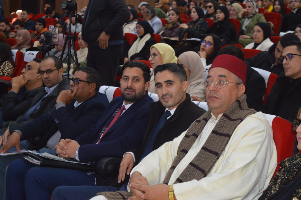 جامعة القاضي عياض تحتضن ندوة دولية في موضوع "الذكاء الاصطناعي و التحديات القانونية" 4 1000407106