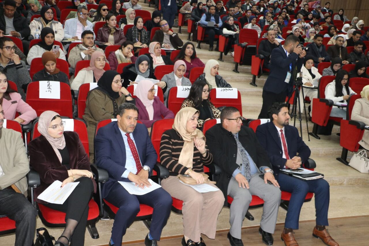 جامعة القاضي عياض تحتضن ندوة دولية في موضوع "الذكاء الاصطناعي و التحديات القانونية" 5 1000407107