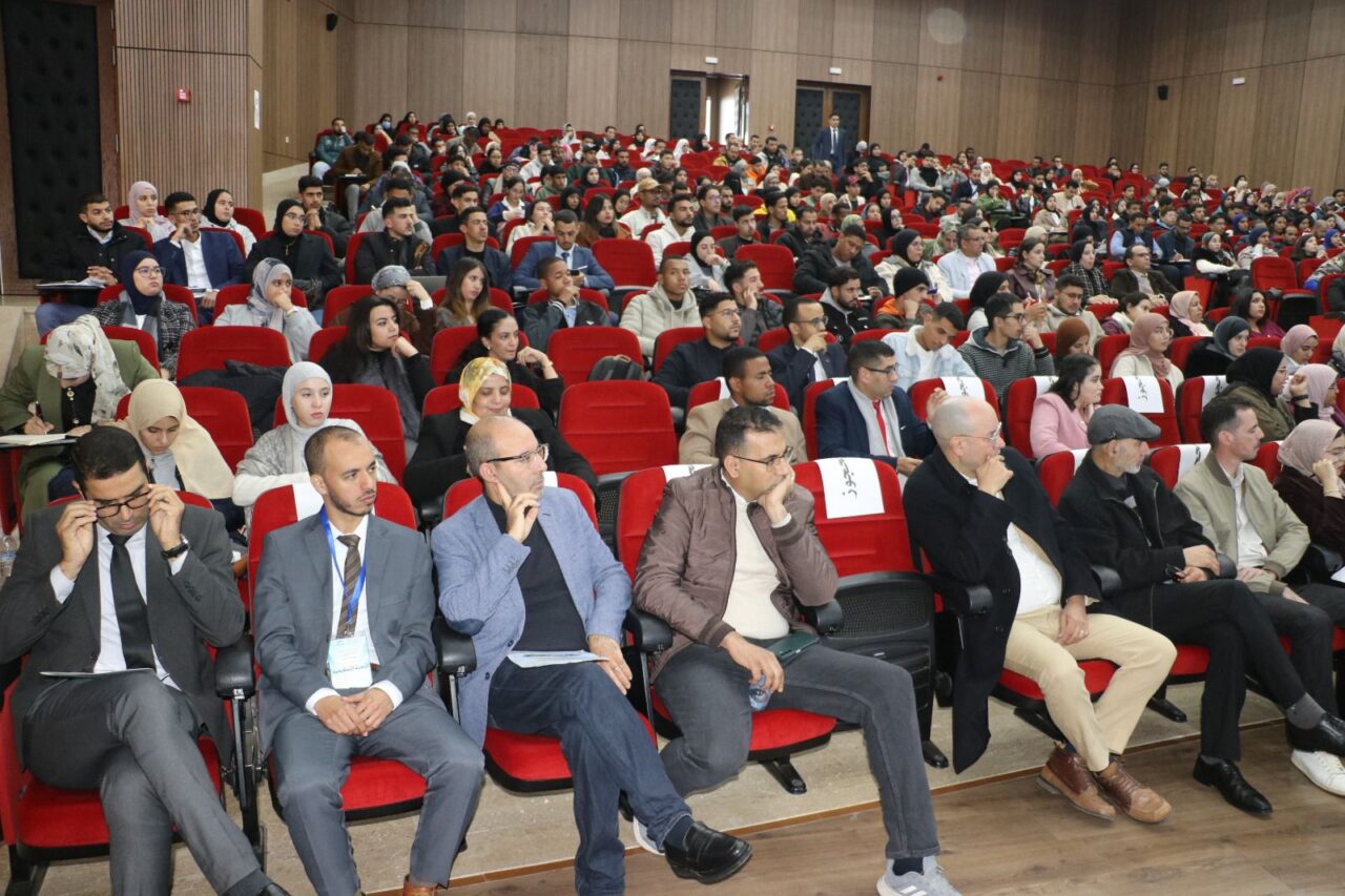 جامعة القاضي عياض تحتضن ندوة دولية في موضوع "الذكاء الاصطناعي و التحديات القانونية" 6 1000407108