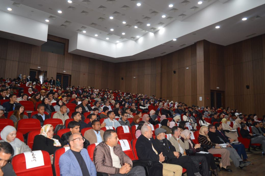 جامعة القاضي عياض تحتضن ندوة دولية في موضوع "الذكاء الاصطناعي و التحديات القانونية" 10 1000407114