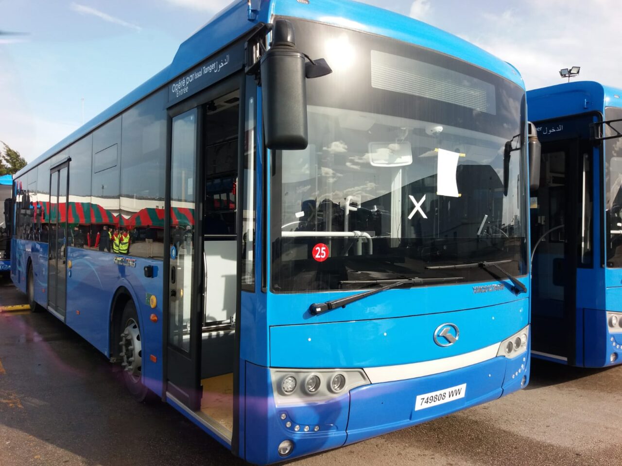 الوالي التازي يعطي الانطلاقة الرسمية للحافلات الذكية بطنجة 4 1000407182