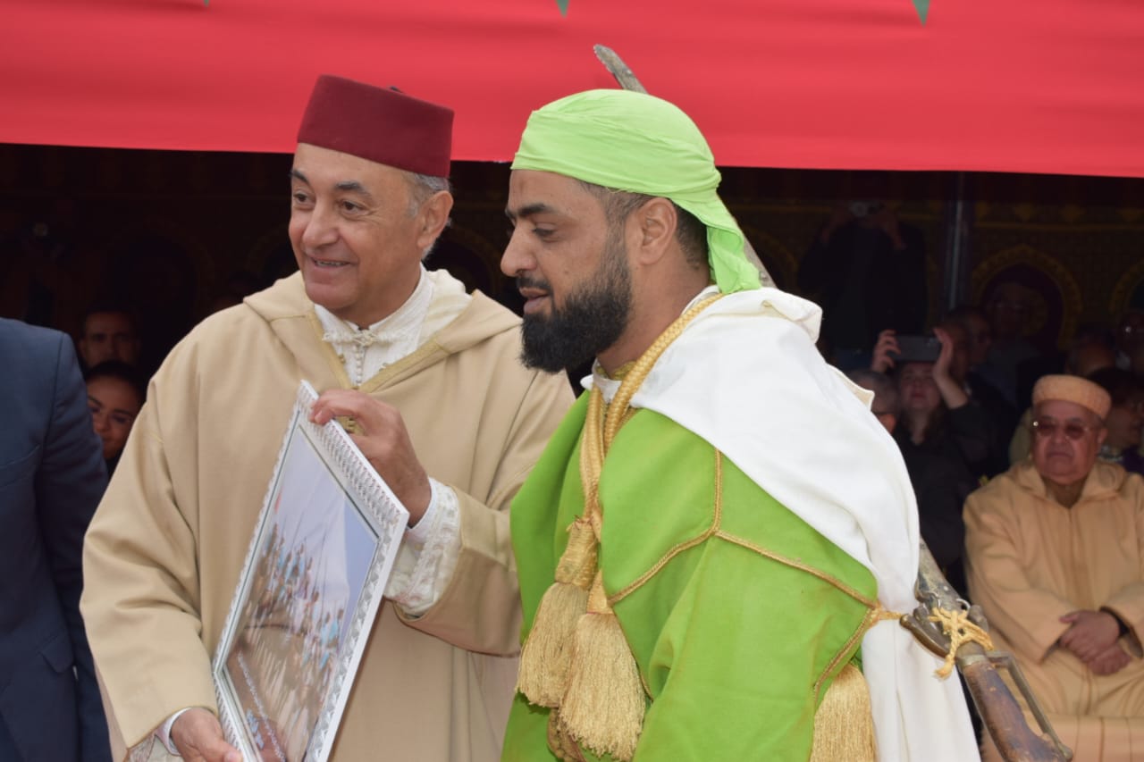 قلعة السراغنة: زيارة عامل الاقليم ونجاح المهرجان الفرائطة الذي نظمته جمعية الوفاء للتنمية وسط ظروف امنية جيدة . 7 1000407219