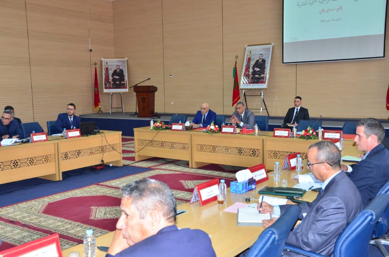 سيدي إفني : عامل الإقليم يترأس الاجتماع الثالث للجنة الإقليمية للتنمية البشرية 2 1000408600