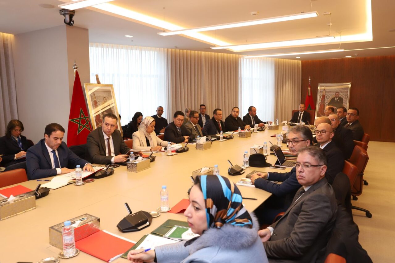 بالصور : وزير الصحة والحماية الاجتماعية يترأس الدورة الثانية للمجلس الإداري للوكالة المغربية للأدوية والمنتجات الصحية 3 1000409309