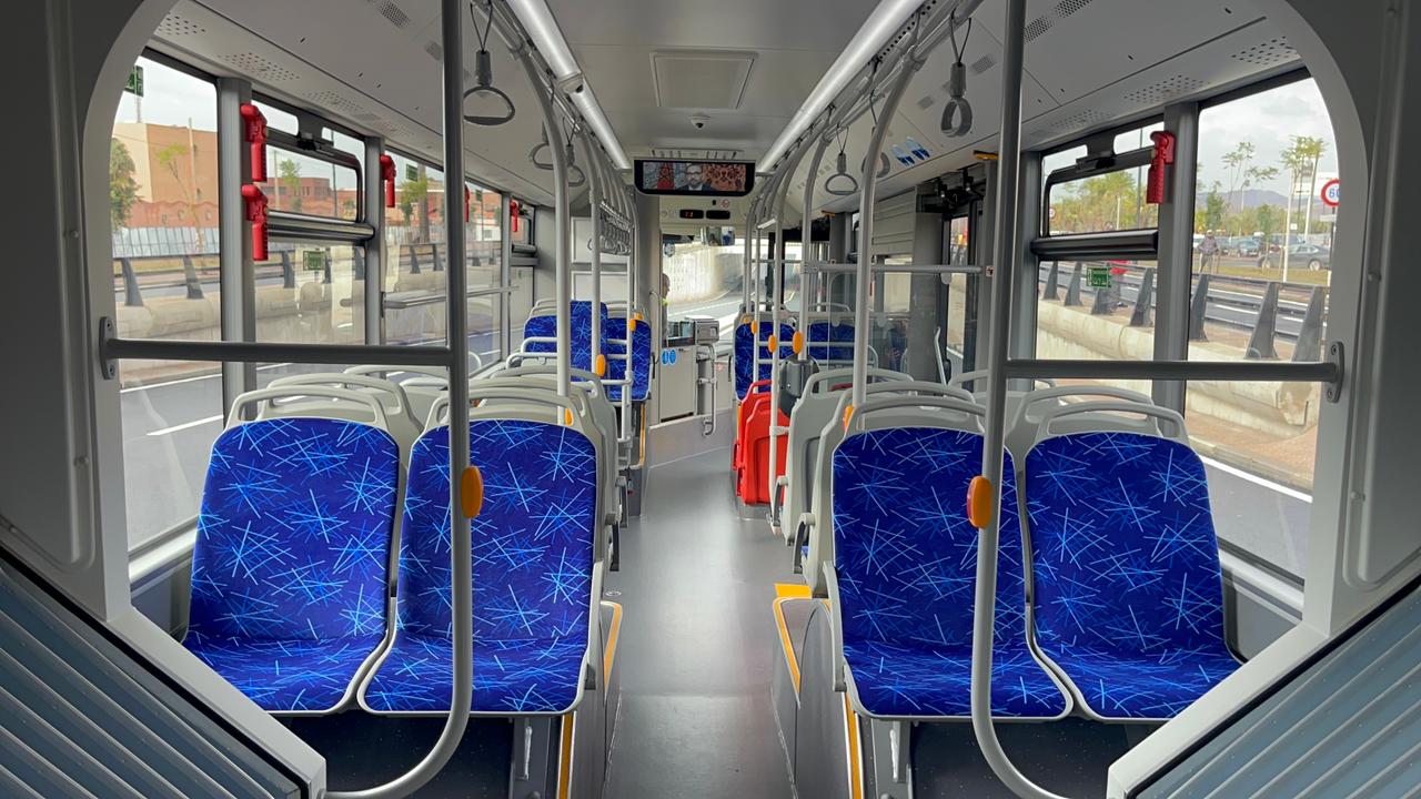 بالصور.. والي جهة مراكش آسفي ورئيس الجهة يدشنان ممراً تحت أرضي ويعطيان انطلاقة جيل جديد من حافلات النقل الحضري بمراكش 6 1000409644