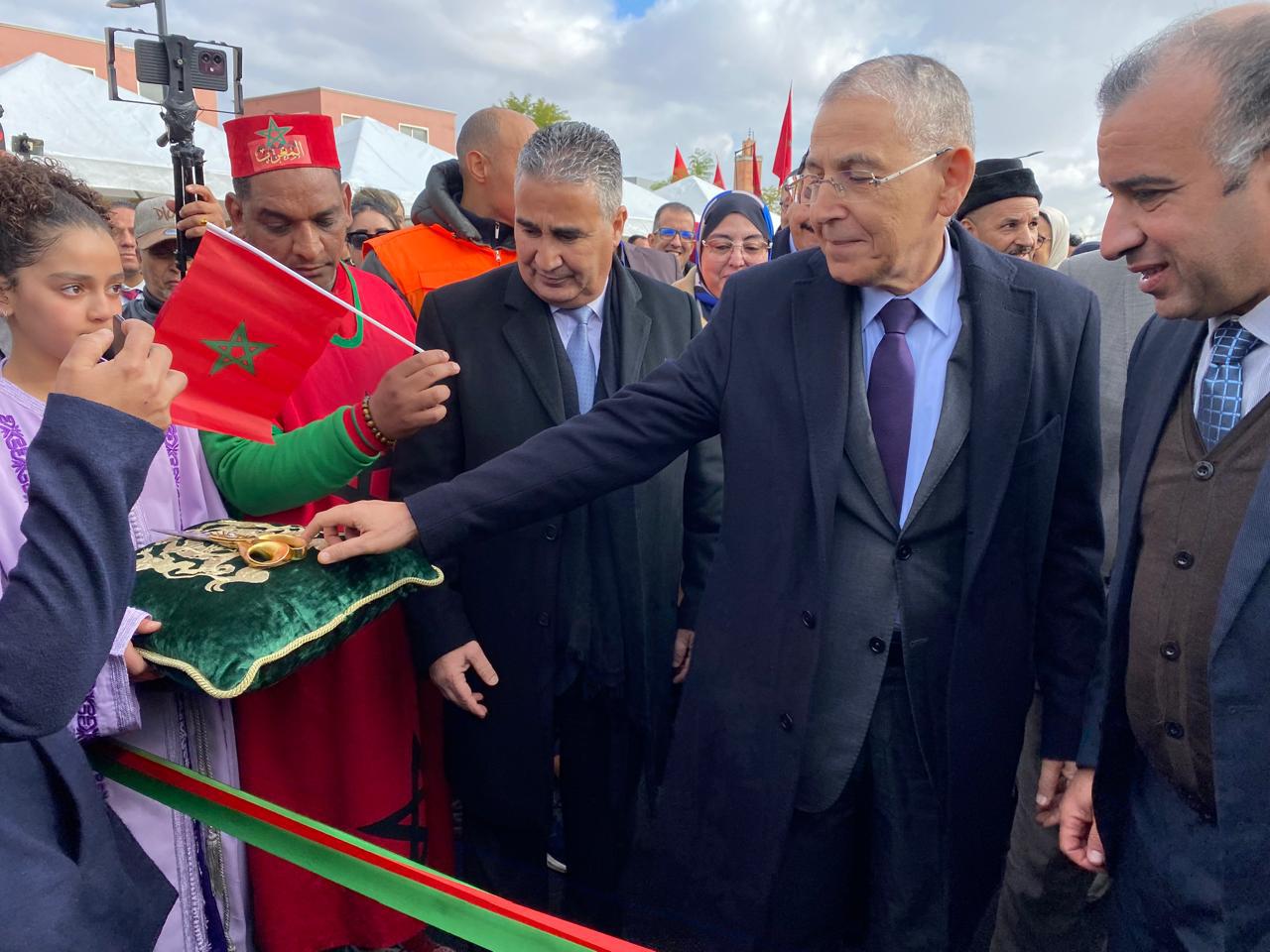 بالصور.. والي جهة مراكش آسفي ورئيس الجهة يدشنان ممراً تحت أرضي ويعطيان انطلاقة جيل جديد من حافلات النقل الحضري بمراكش 13 1000409660