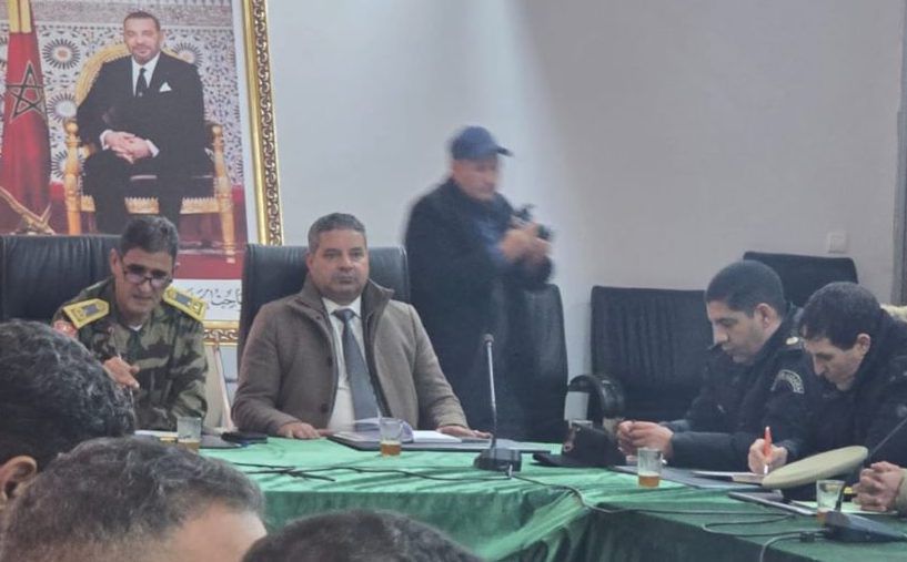 بالصور : اجتماع موسّع برئاسة عامل إقليم شيشاوة بوعبيد الكراب لوضع خطة استباقية لمواجهة موجة البرد القارس 2 1000409969