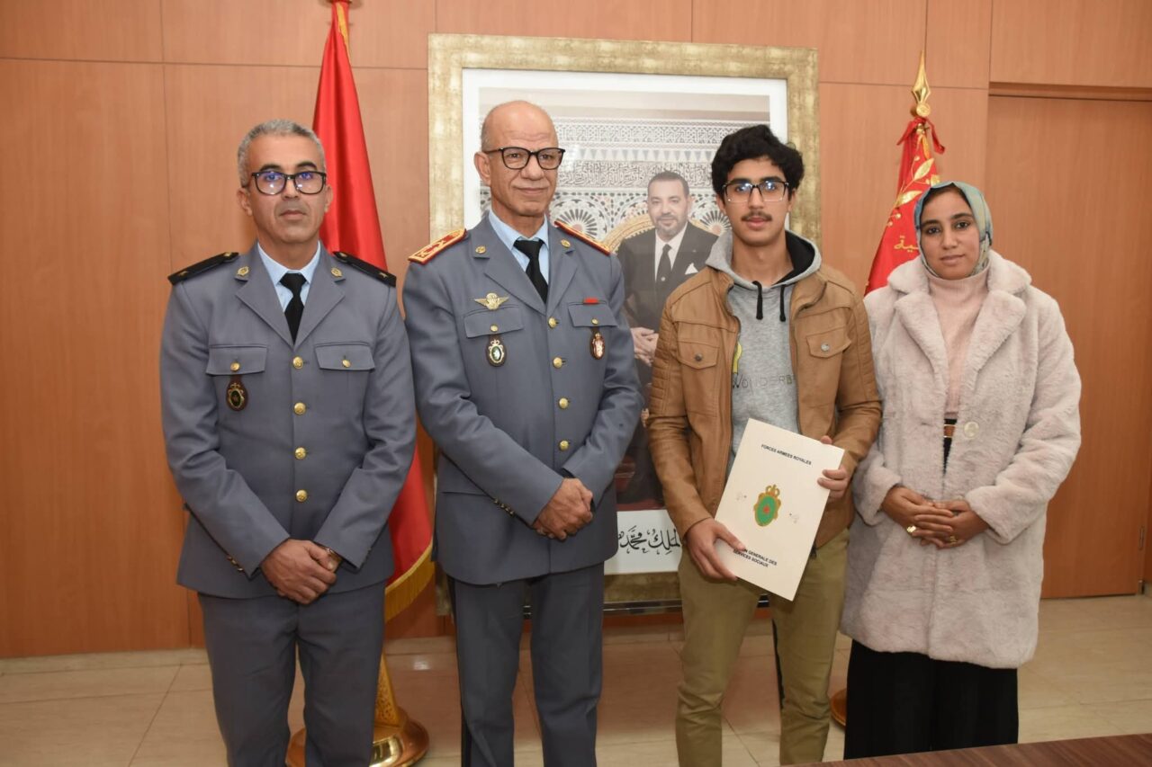 استفادة 102 تلميذ و تلميذة المتوفقين في الدراسة على ربوع المملكة ابناء العسكريين و موظفي ادارة الدفاع الوطني و قدماء المحاربين و المتقاعدين العسكريين 4 1000410139