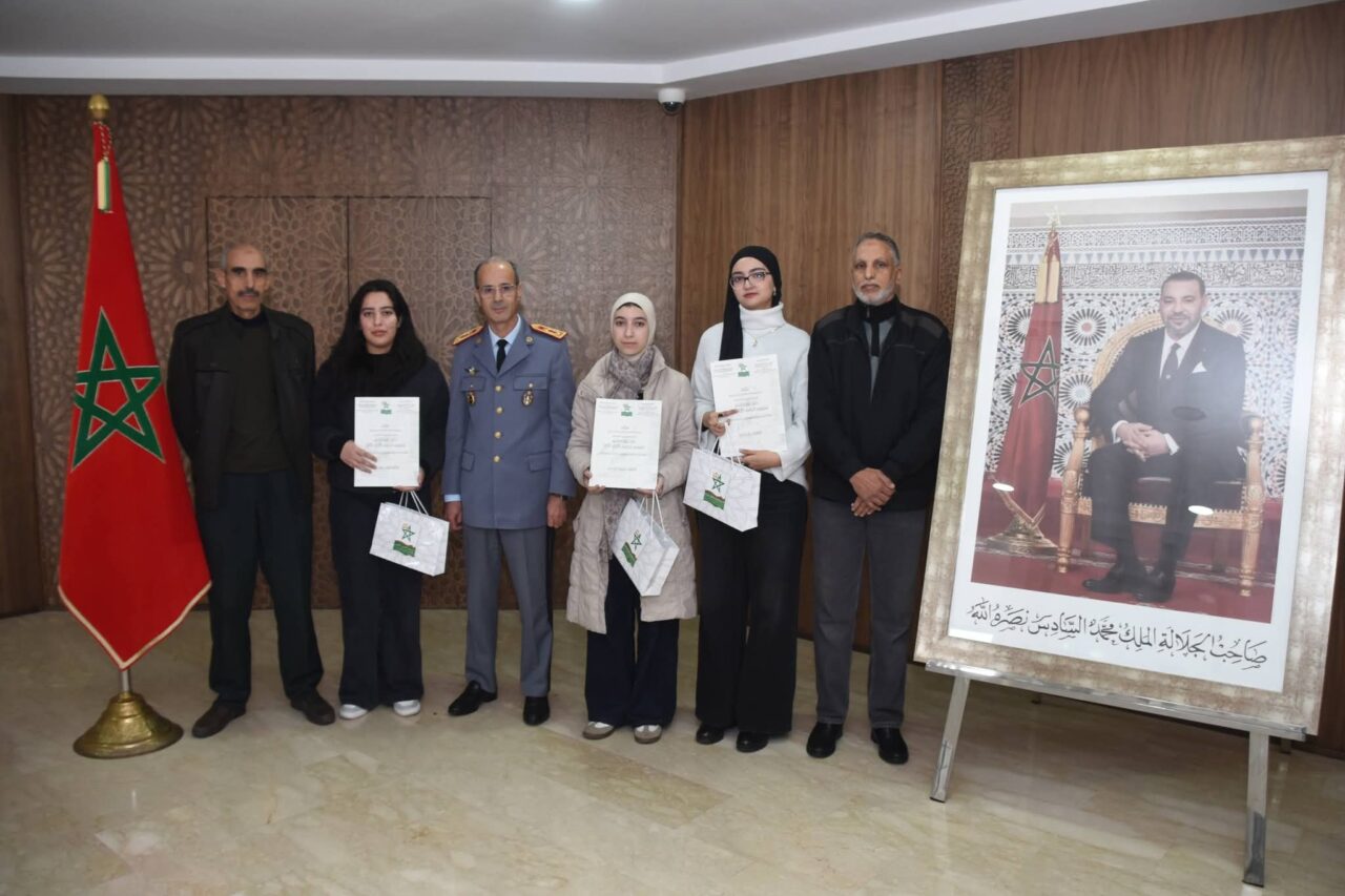 استفادة 102 تلميذ و تلميذة المتوفقين في الدراسة على ربوع المملكة ابناء العسكريين و موظفي ادارة الدفاع الوطني و قدماء المحاربين و المتقاعدين العسكريين 5 1000410140