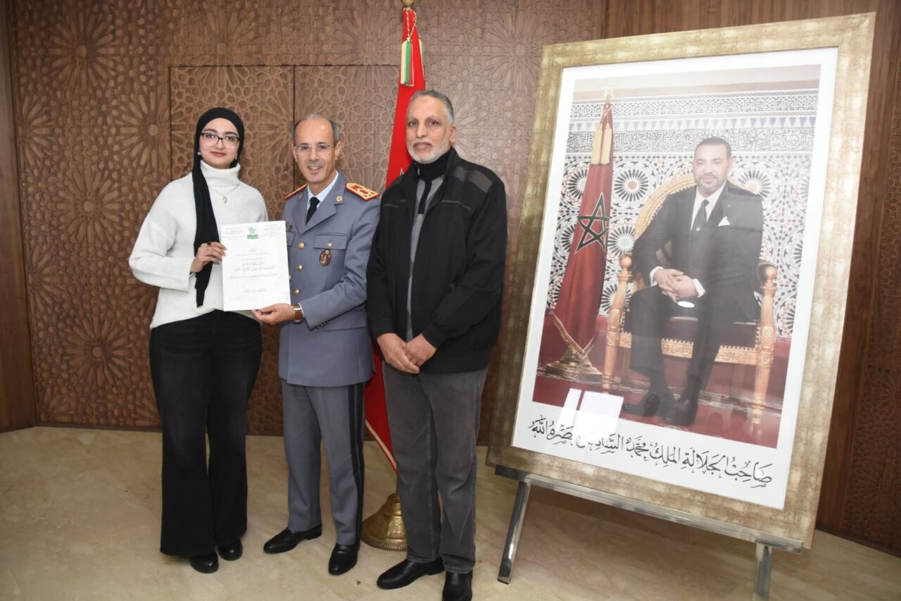 استفادة 102 تلميذ و تلميذة المتوفقين في الدراسة على ربوع المملكة ابناء العسكريين و موظفي ادارة الدفاع الوطني و قدماء المحاربين و المتقاعدين العسكريين 7 1000410142