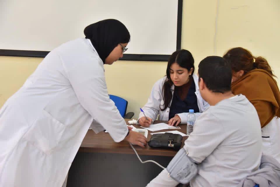 مراكش: جمعية قافلة المستقبل بشراكة مع الوكالة المغربية للدم ومشتقاته ومجلس مقاطعة المنارة تنظم حملة للتبرع بالدم دعماً لمخزون “الحياة” + صور 5 1000411778