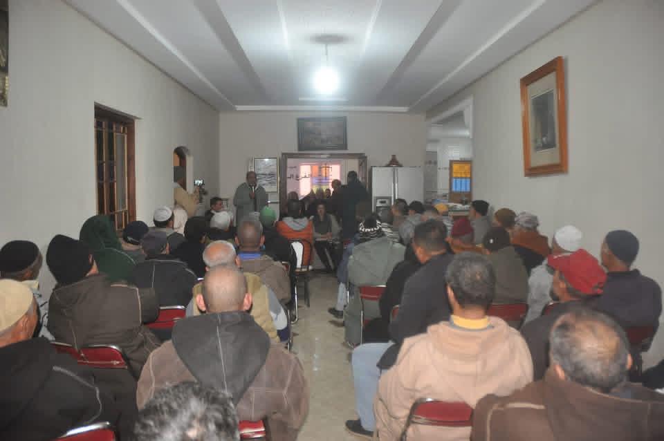 بالصور : الفرع المحلي لحزب الاستقلال بأوريكة يعقد لقاءً تواصليًا بحضور النائب البرلماني محمد أدموسى وقيادات حزبية 6 1000418239