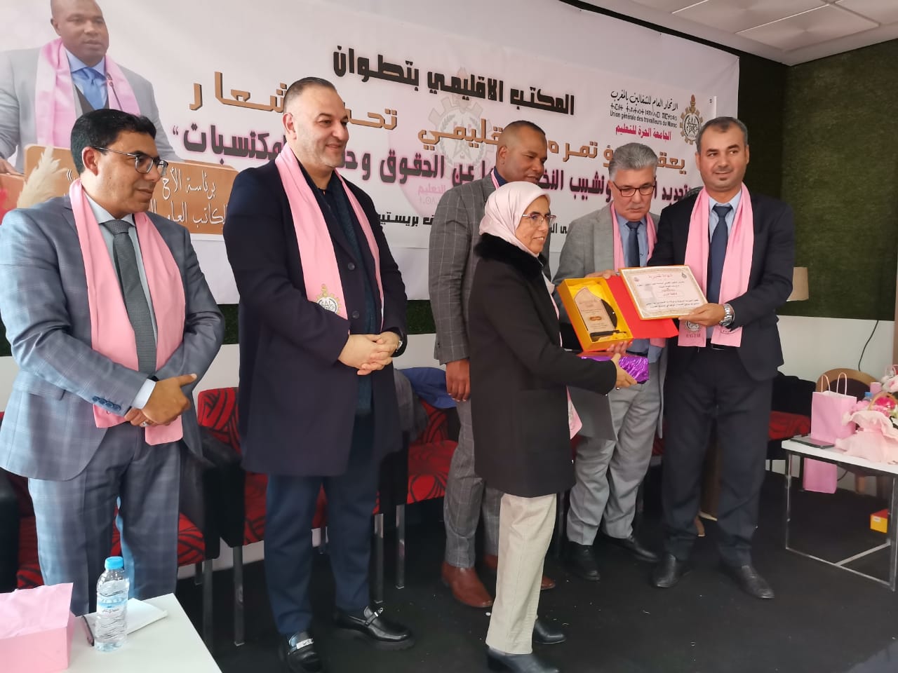 يوسف علاكوش يترأس المؤتمر الإقليمي للجامعة الحرة للتعليم بتطوان تحت شعار "تجديد الهياكل وتشبيب النخب دفاعا عن الحقوق وحماية للمكتسبات". 3 1000418446