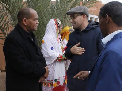 بوابة الصحراء المغربية تحتفي بديوان "على ألواح من طين " 2 1000419547