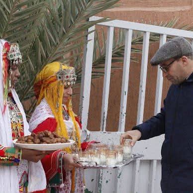 بوابة الصحراء المغربية تحتفي بديوان "على ألواح من طين " 7 1000419552