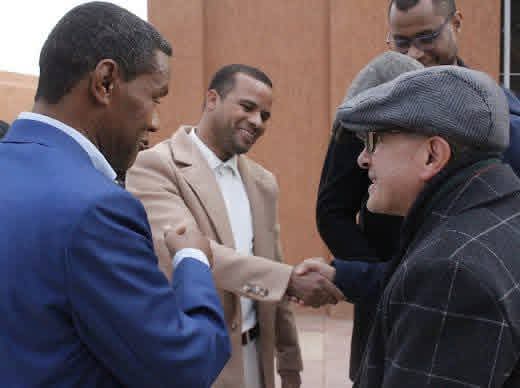 بوابة الصحراء المغربية تحتفي بديوان "على ألواح من طين " 10 1000419555