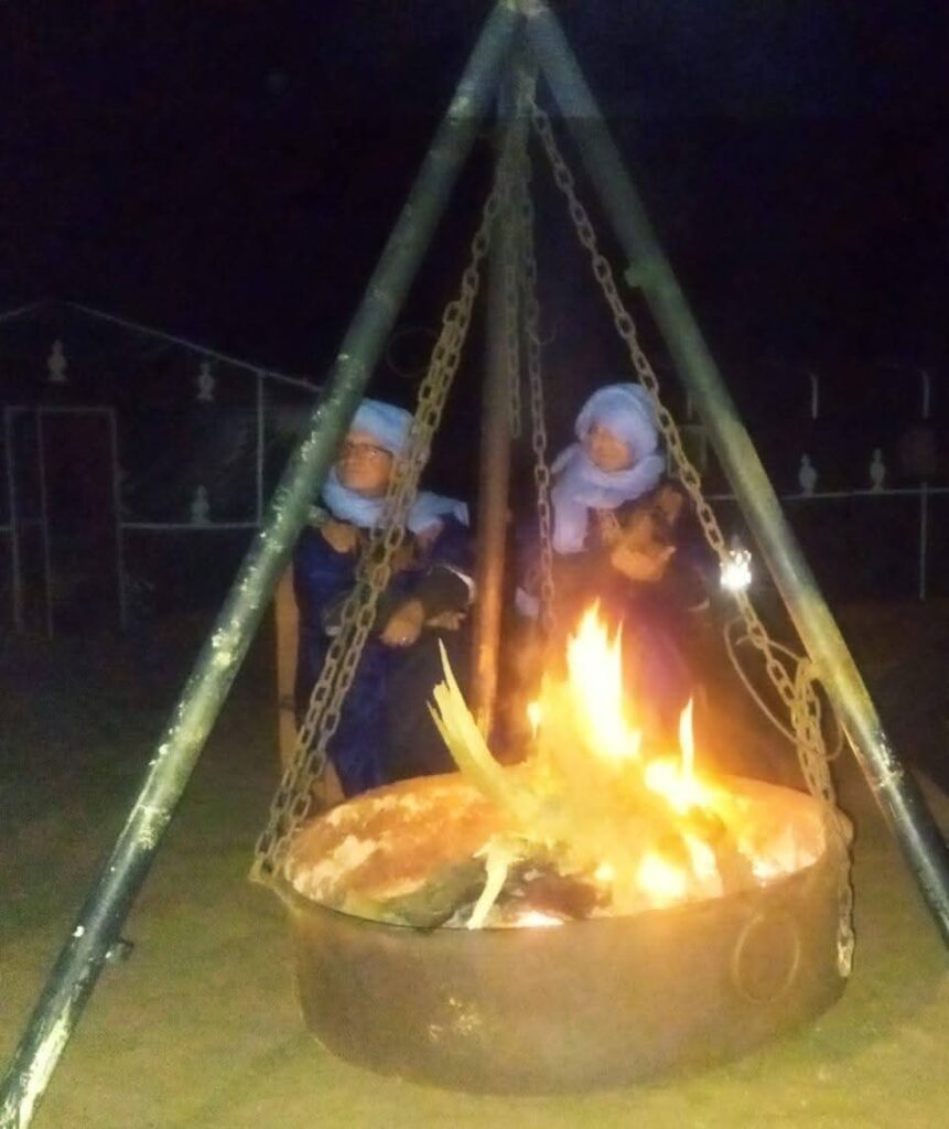 بوابة الصحراء المغربية تحتفي بديوان "على ألواح من طين " 12 1000419557