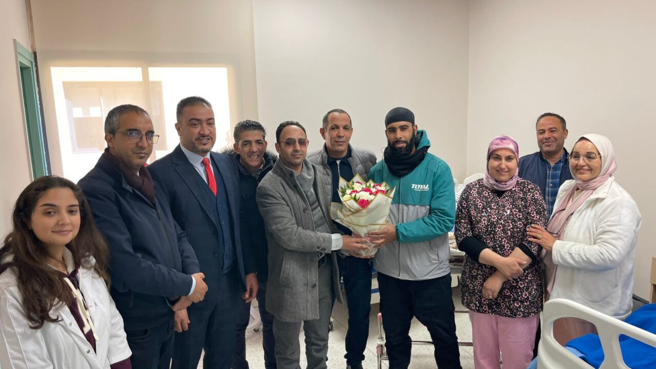 بالصور / الدكتور مصطفى كريرات، المندوب الإقليمي للصحة بمراكش، يشيد بأول ولادة ناجحة بالمركز الصحي بواحة سيدي إبراهيم بمراكش 2 1000419643