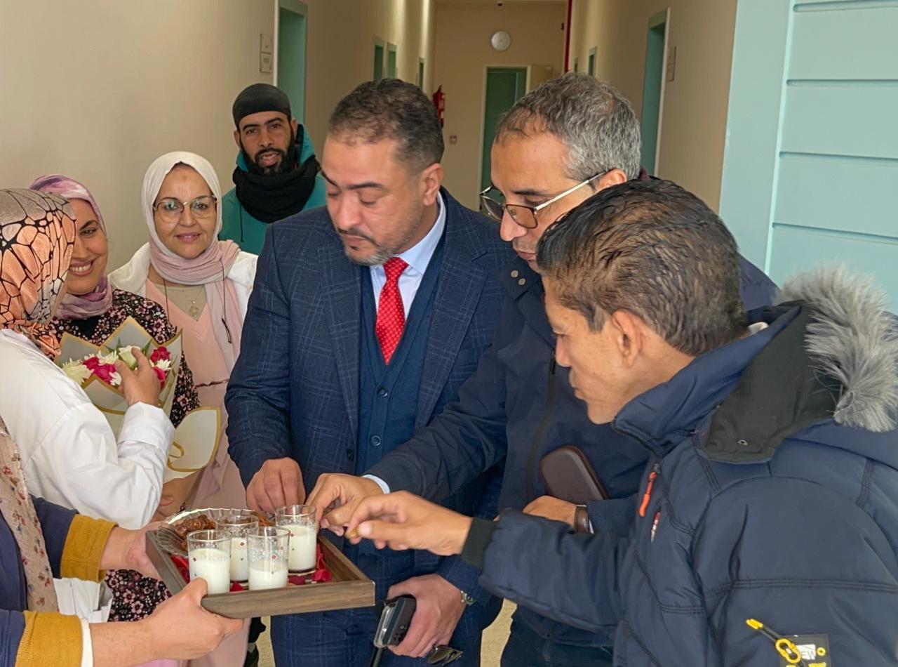 بالصور / الدكتور مصطفى كريرات، المندوب الإقليمي للصحة بمراكش، يشيد بأول ولادة ناجحة بالمركز الصحي بواحة سيدي إبراهيم بمراكش 4 1000419645
