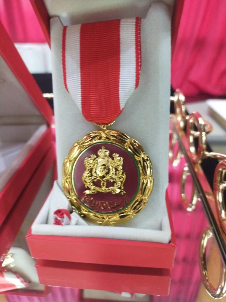 مكناس .. جامعة مولاي إسماعيل تكرّم أساتذتها وأطرها بتوشيح ملكي سامٍ 2 1000799748