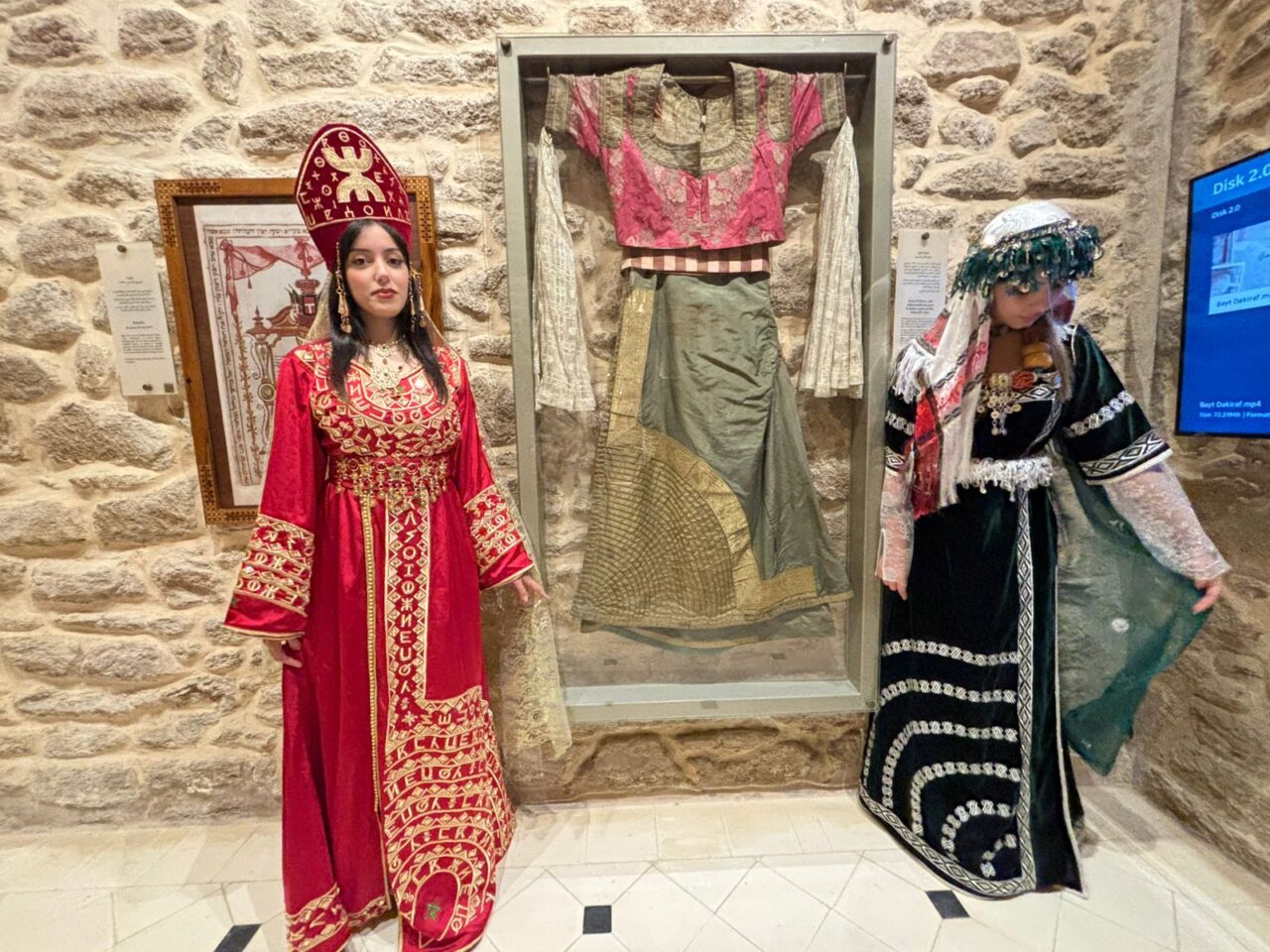 فريدة بيجوان تعيد الحياة "للكسوة الكبيرة " بلمسة أمازيغية 4 6d303954 4339 4164 b6c6 4f4f5e6b9319