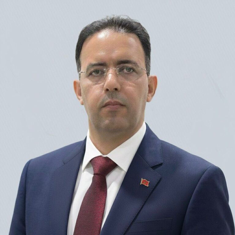 الدكتور مولاي بوبكر حمداني ابن مدينة العيون يتوج شخصية السنة المدنية بالمغرب بمسار ريادة ممتد لأزيد من ربع قرن 1 IMG 20251211 WA0098