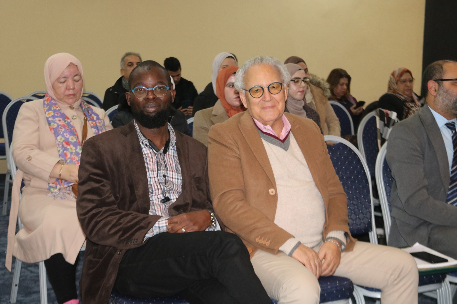 المهاجرون الأفارقة في وسائل الإعلام موضوع يوم دراسي بطنجة 1 IMG 20251213 WA0116