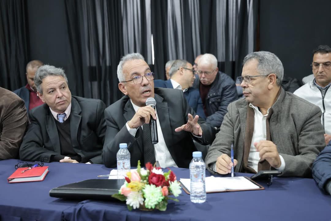 نزار بركة الأمين العام لحزب الإستقلال، يترأس اجتماع موسع لمجلس المفتشين ، لمناقشة التطورات الإيجابية التي تعرفها القضية الوطنية،و الوضع الحزب وطنيا استعدادا للإستحقاقات الإنتخابية المقبلة . 1 IMG 20251214 WA0039