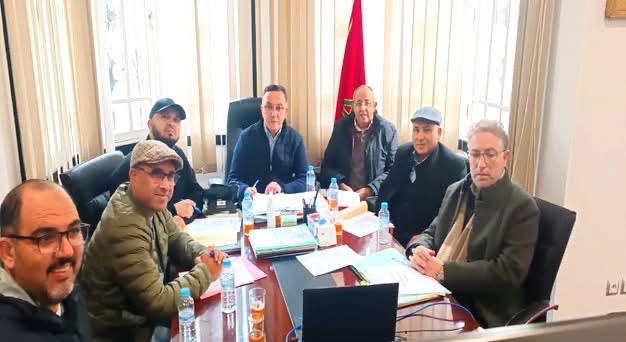 برئاسة كمال بن خالد.. غرفة التجارة والصناعة والخدمات لجهة مراكش–آسفي يعقد اجتماعاً ويبحث حصيلة المشاركات الدولية وآفاق التعاون 1 IMG 20251215 WA0080